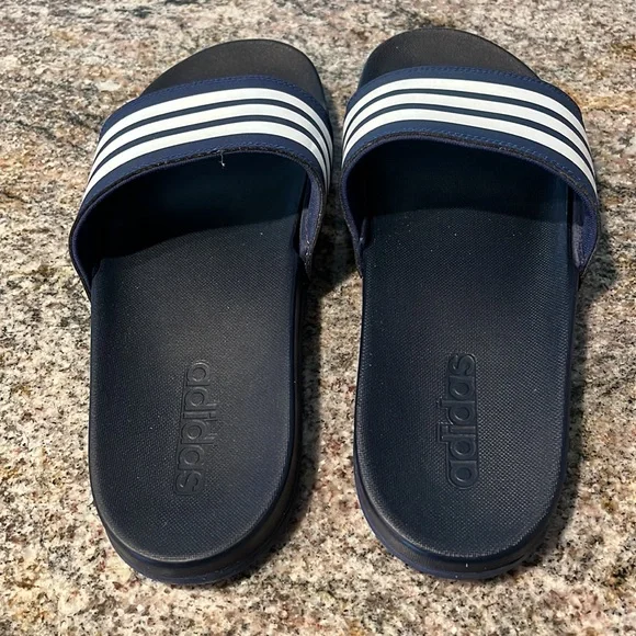 Adidas Adilette Mens slide sandals - Picture 2 of 3